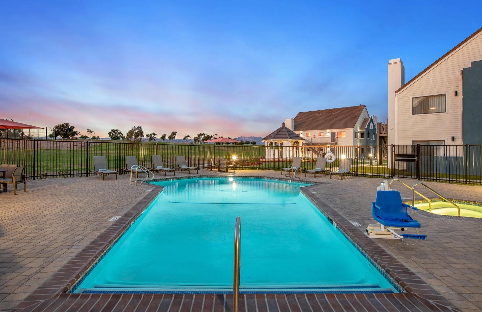 Staybridge Suites Oxnard - River Ridge By Ihg Exterior foto